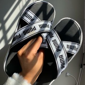 Puma Slides❤️